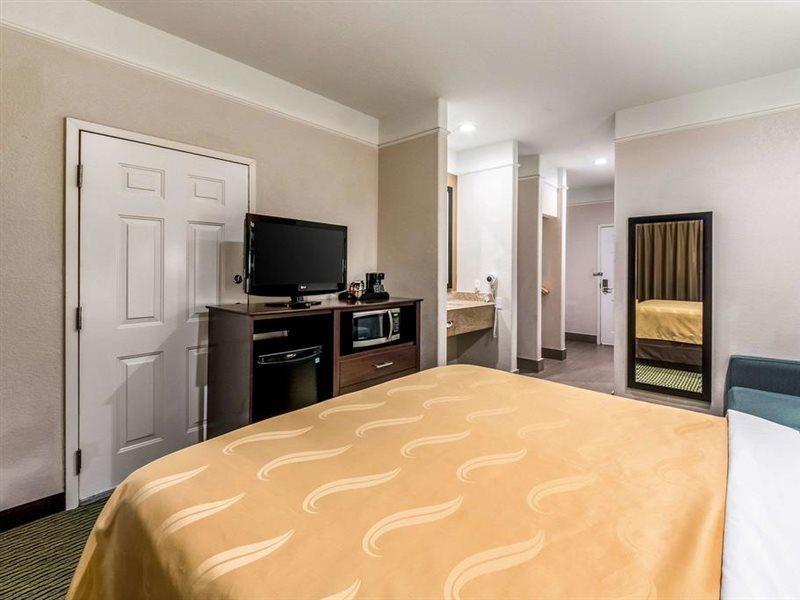 Quality Inn & Suites Seaworld North San Antonio Eksteriør billede