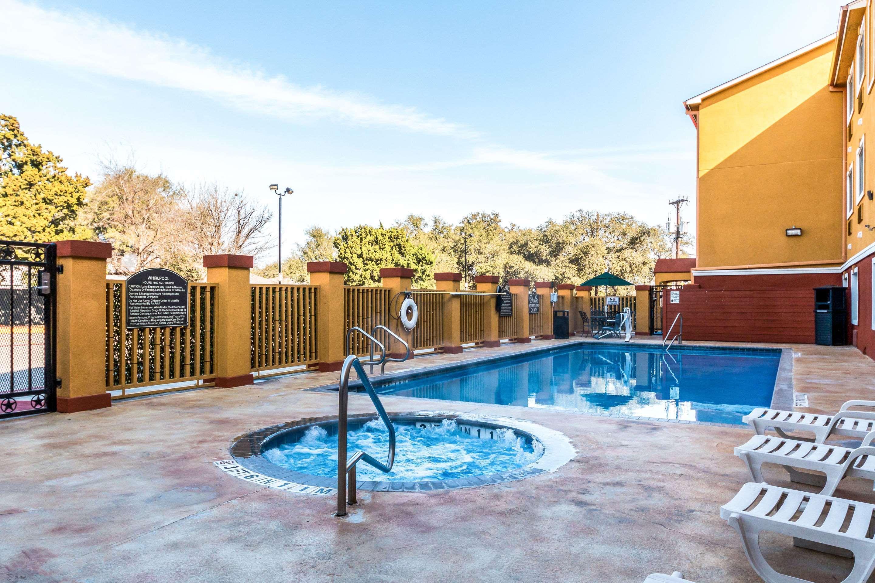 Quality Inn & Suites Seaworld North San Antonio Eksteriør billede