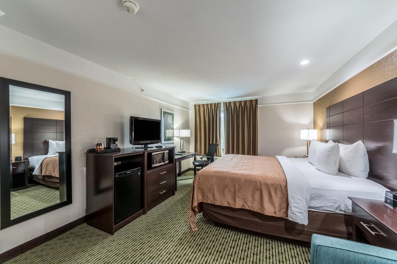 Quality Inn & Suites Seaworld North San Antonio Eksteriør billede